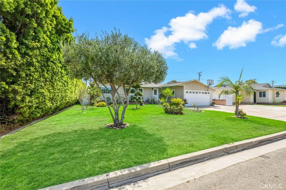 11812 Peacock Court Garden Grove, CA 92841