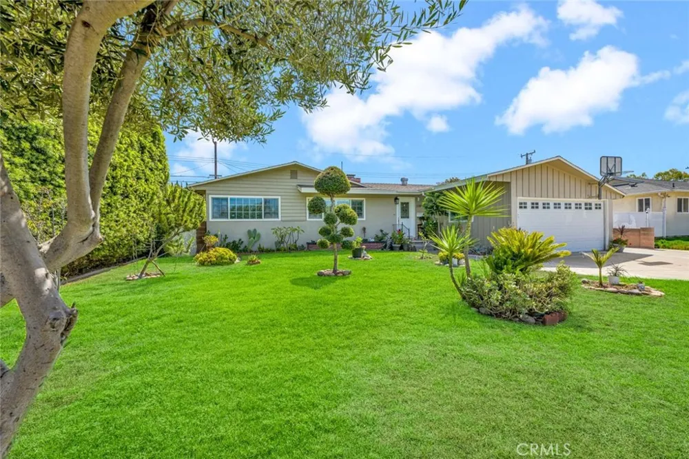 11812 Peacock Court Garden Grove, CA 92841