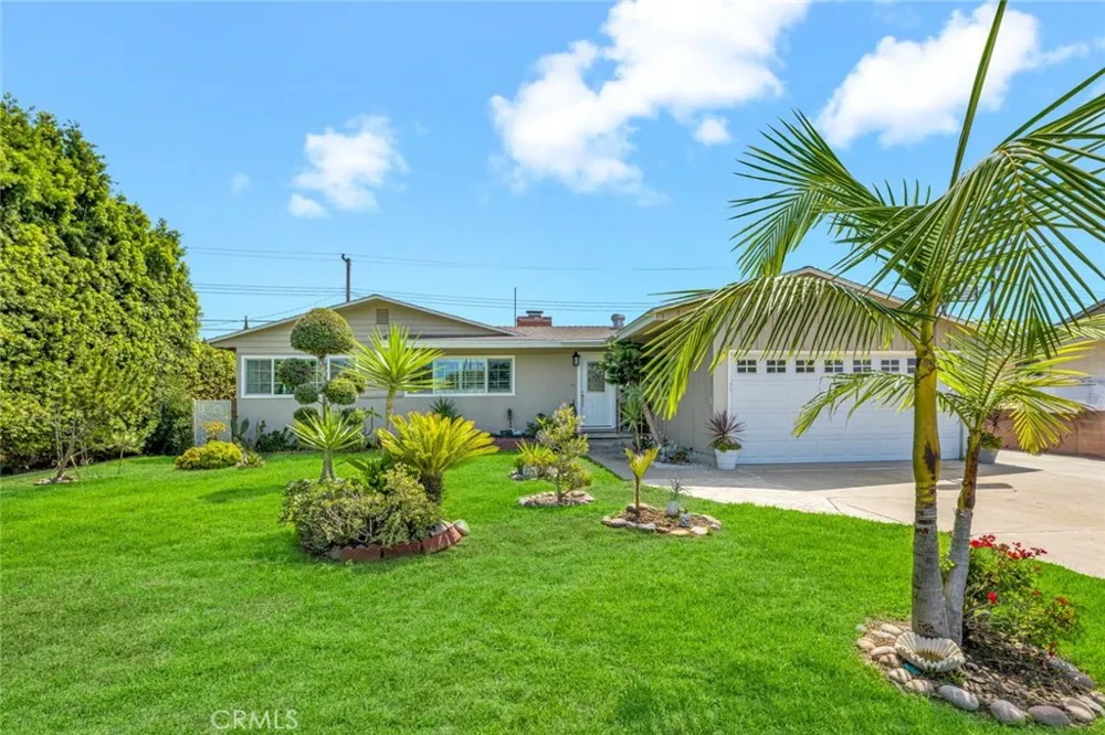 11812 Peacock Court Garden Grove, CA 92841