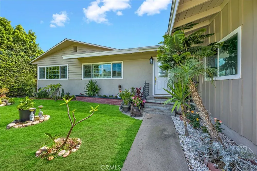 11812 Peacock Court Garden Grove, CA 92841