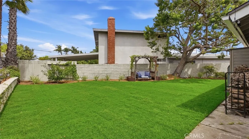 2336 Cynthia Court Costa Mesa, CA 92627