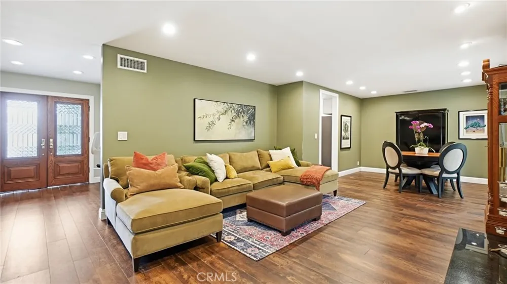 2336 Cynthia Court Costa Mesa, CA 92627