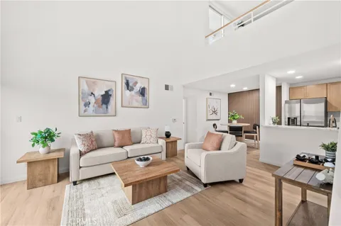 433 E Tamarack #149