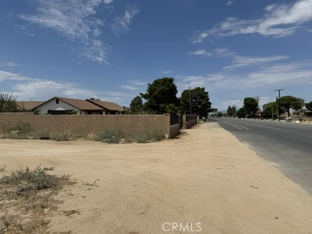 1610 W Ave L Lancaster, CA 93543