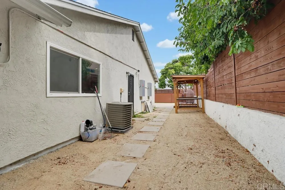 9108 Christiana Street Spring Valley, CA 91977