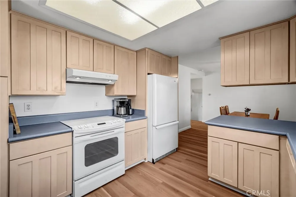 17362 Breda Lane Huntington Beach, CA 92649