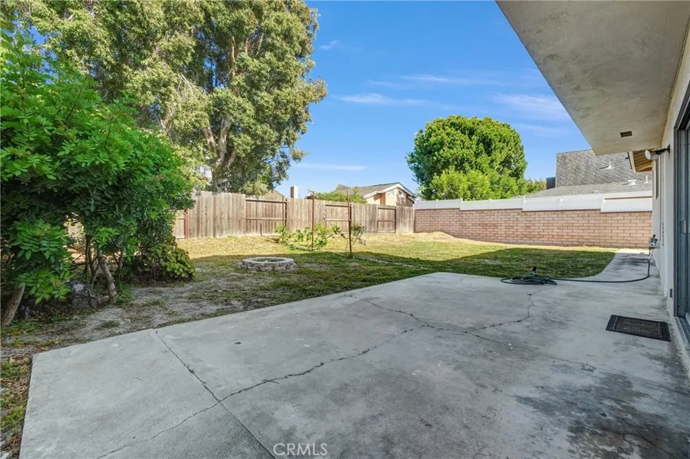 17362 Breda Lane Huntington Beach, CA 92649