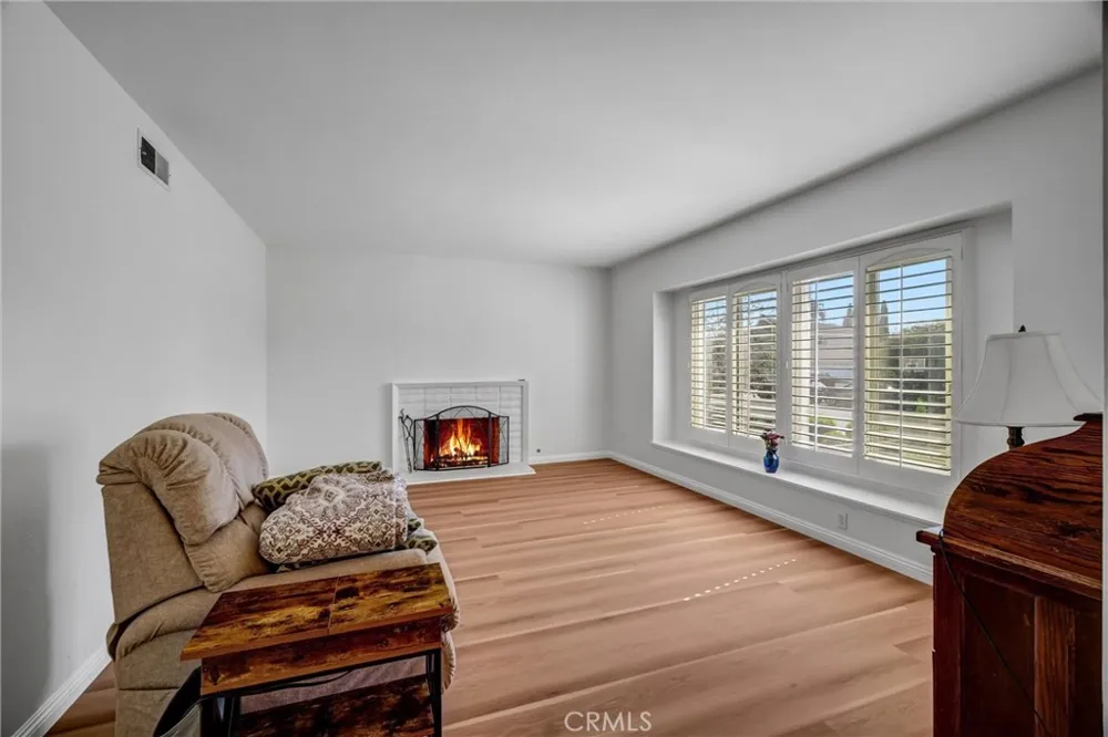 17362 Breda Lane Huntington Beach, CA 92649