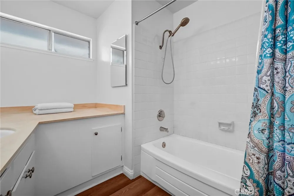 17362 Breda Lane Huntington Beach, CA 92649