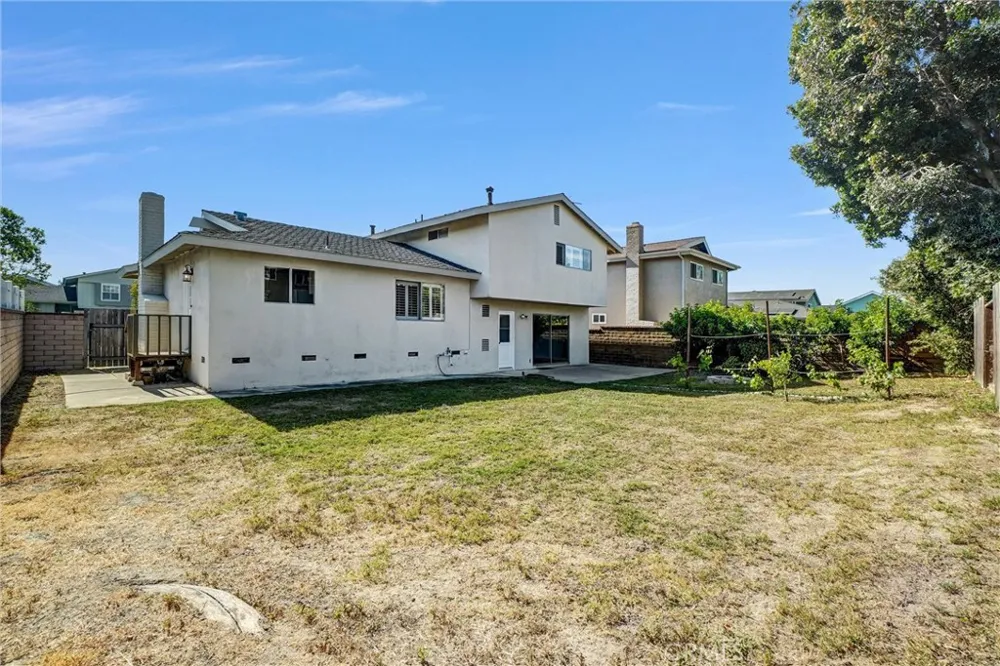 17362 Breda Lane Huntington Beach, CA 92649