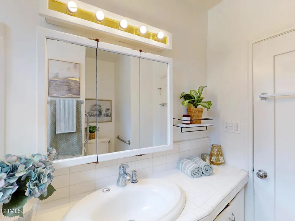 4743 Briggs Avenue La Crescenta, CA 91214