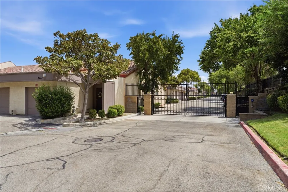 43334 32nd W #34 Lancaster, CA 93536
