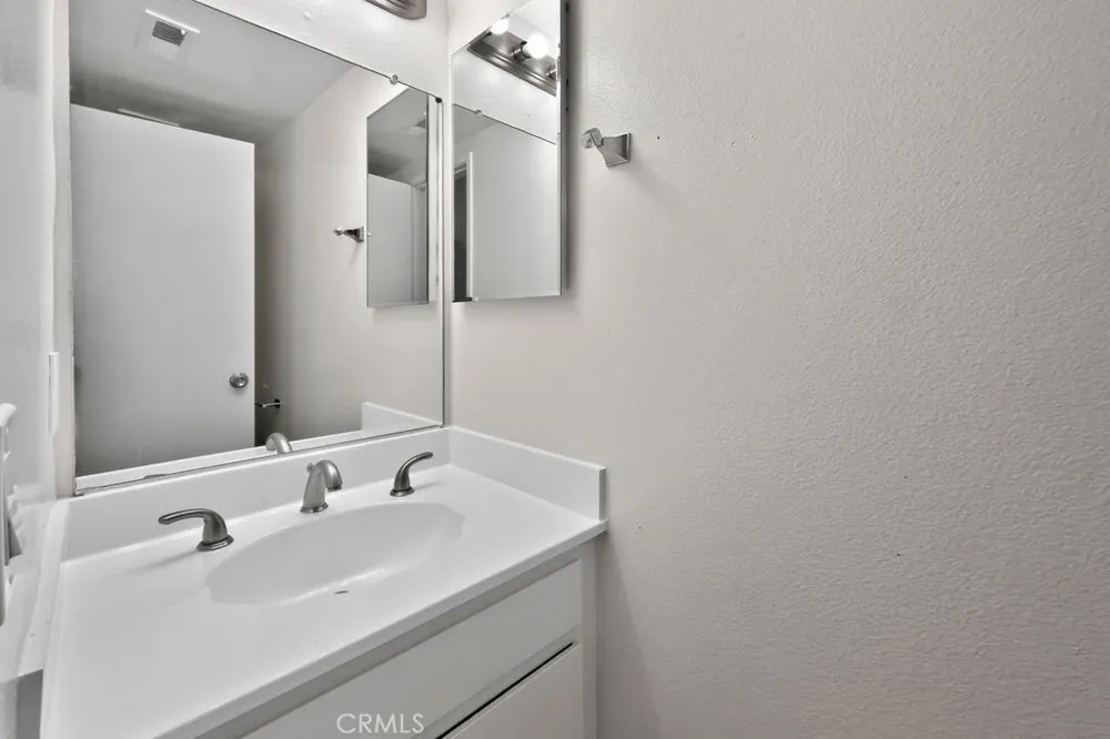 1381 S Walnut #2304 Anaheim, CA 92802