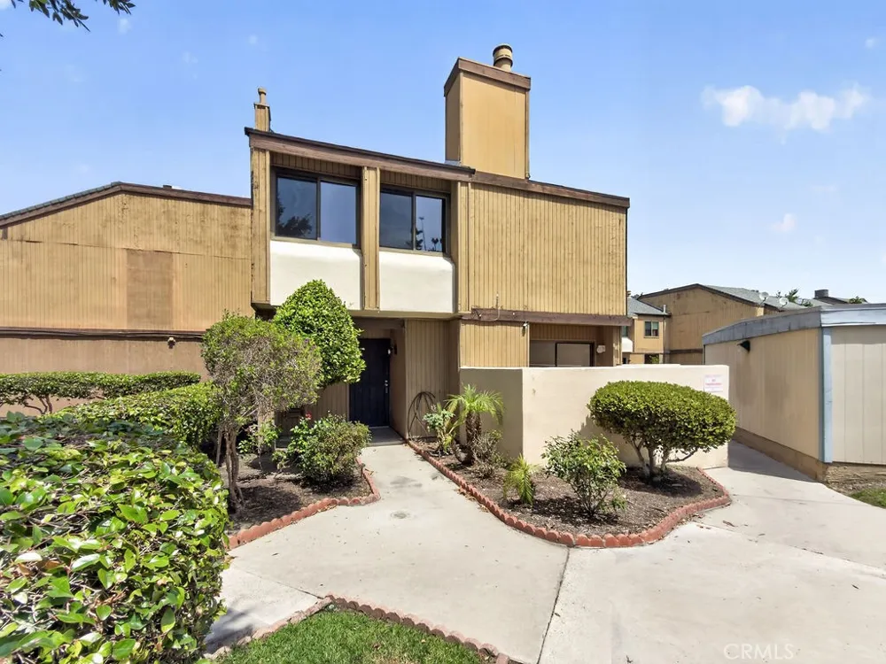 1381 S Walnut #2304 Anaheim, CA 92802