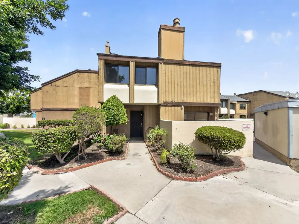 1381 S Walnut #2304 Anaheim, CA 92802