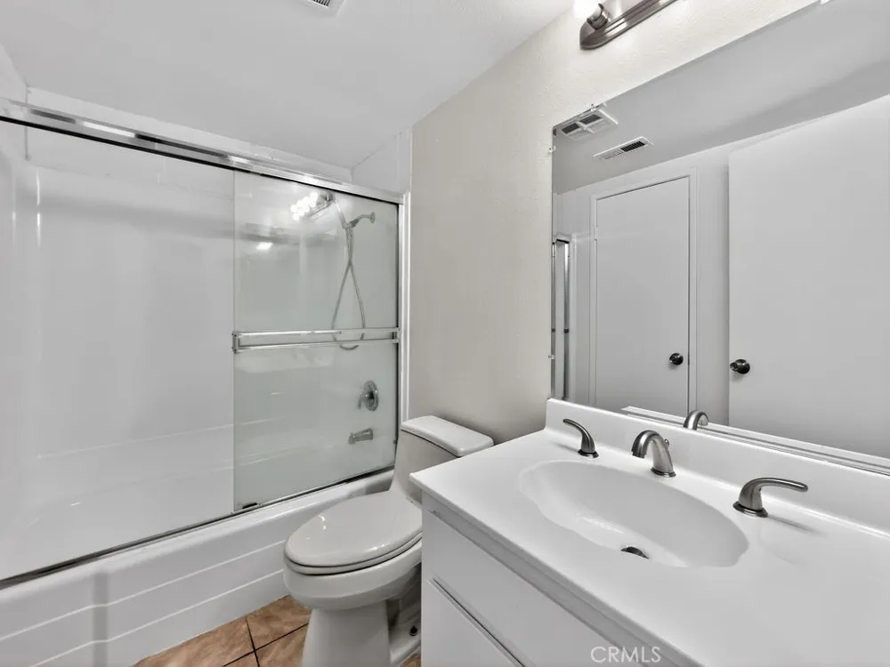 1381 S Walnut #2304 Anaheim, CA 92802