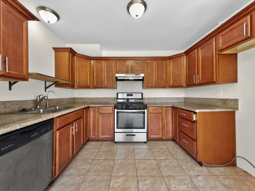1381 S Walnut #2304 Anaheim, CA 92802