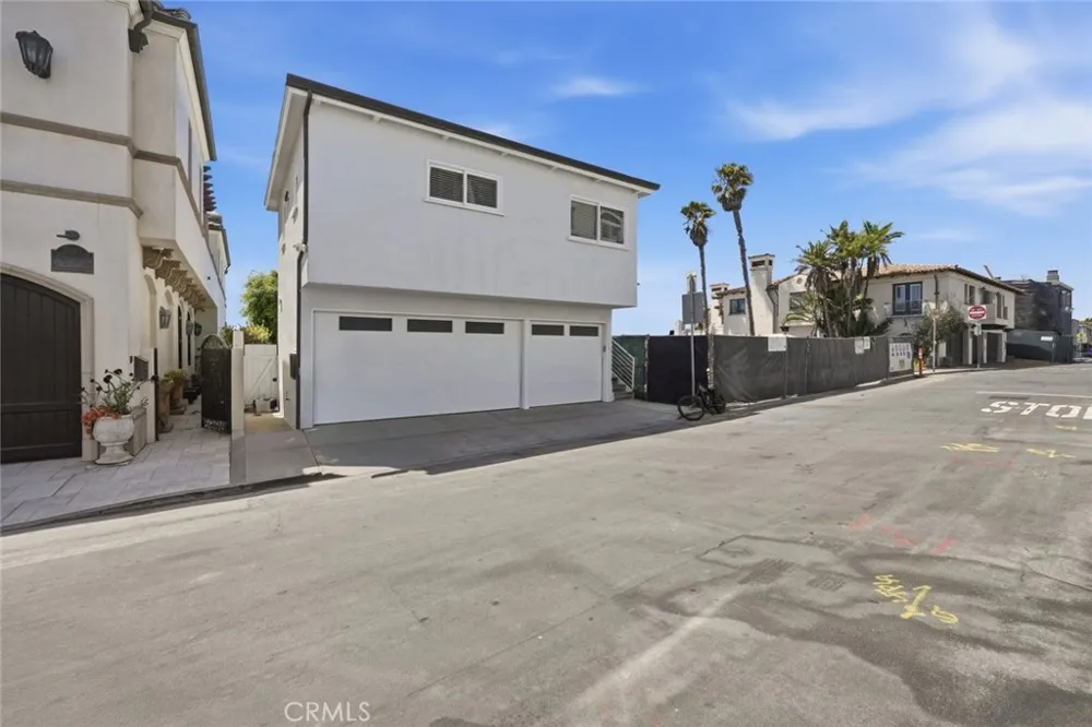 1416 The Strand Manhattan Beach, CA 90266