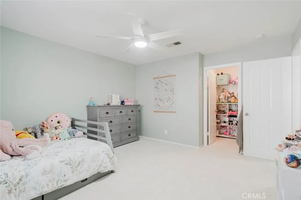 32480 The Old Road Castaic, CA 91384