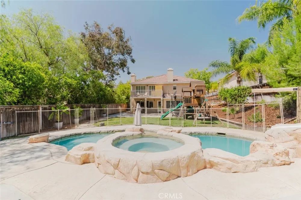 32480 The Old Road Castaic, CA 91384