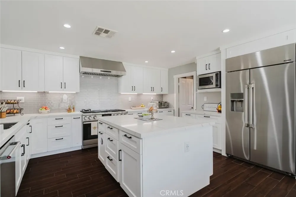 32480 The Old Road Castaic, CA 91384