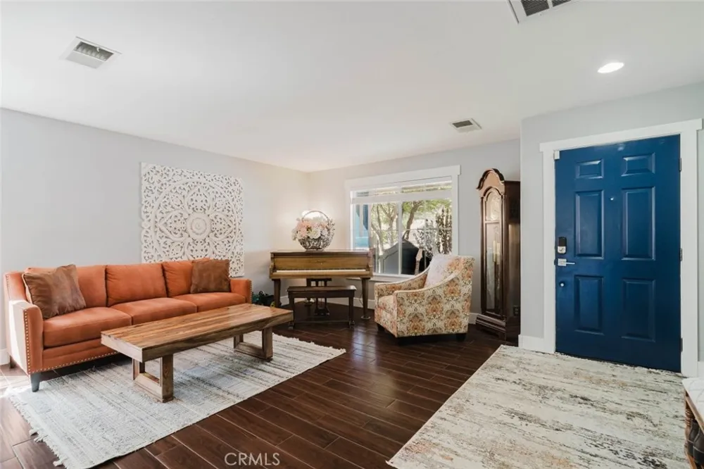 32480 The Old Road Castaic, CA 91384