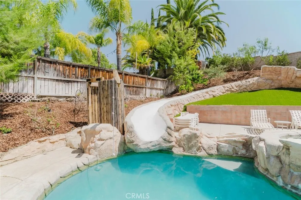32480 The Old Road Castaic, CA 91384