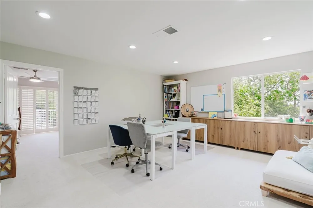 32480 The Old Road Castaic, CA 91384