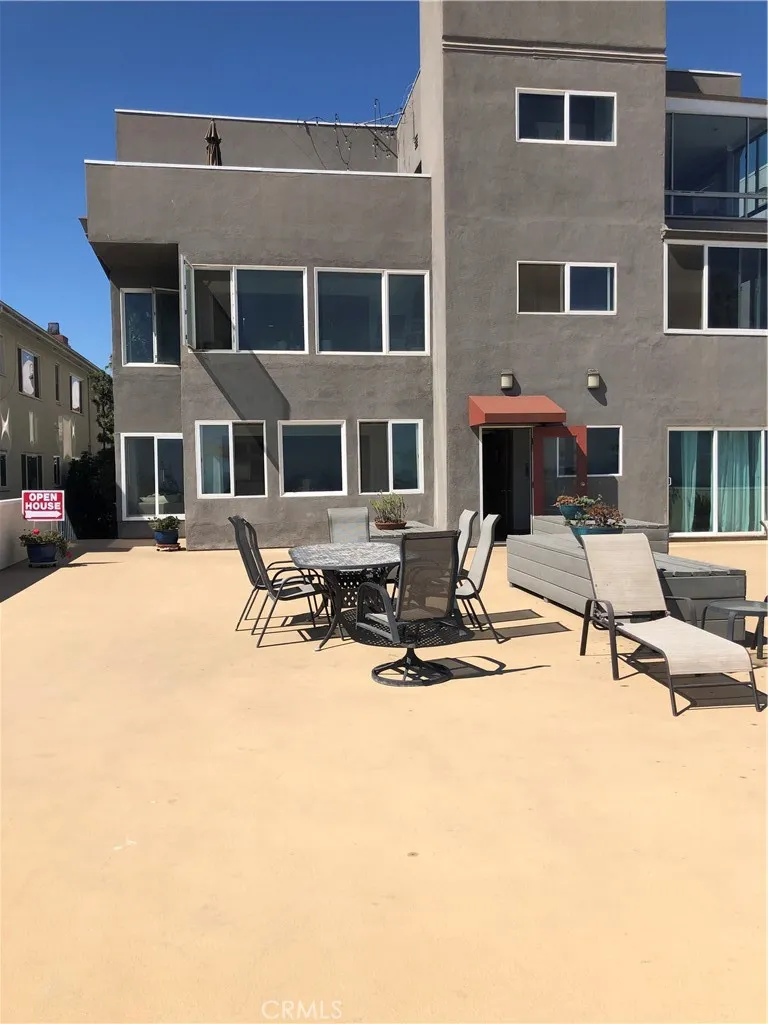 1174 E Ocean Boulevard #7 Long Beach, CA 90802
