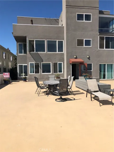 1174 E Ocean Boulevard #7