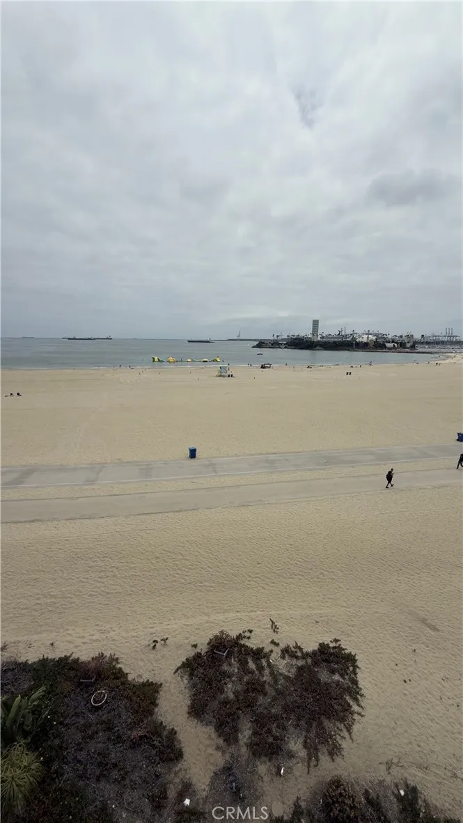 1174 E Ocean Boulevard #7 Long Beach, CA 90802