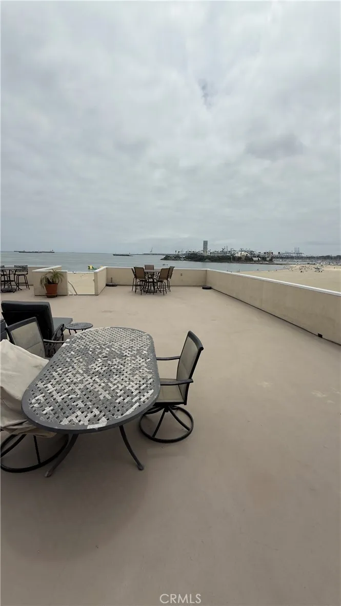 1174 E Ocean Boulevard #7 Long Beach, CA 90802