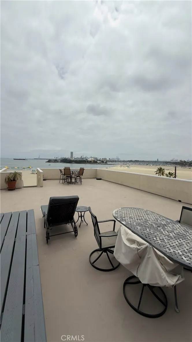 1174 E Ocean Boulevard #7 Long Beach, CA 90802