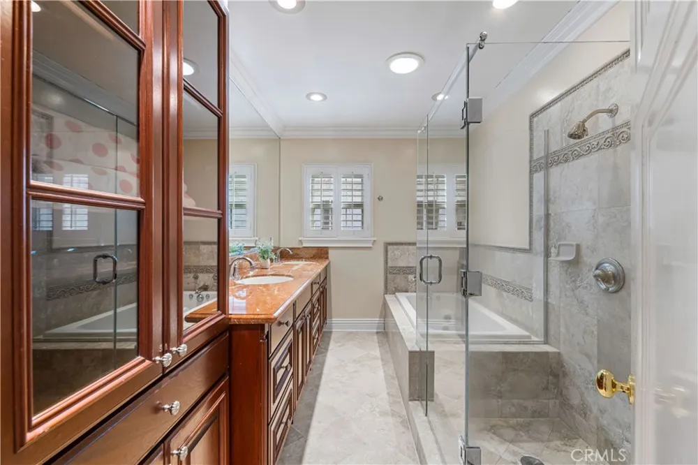 10518 Wellworth Los Angeles, CA 90024