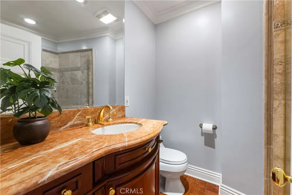 10518 Wellworth Los Angeles, CA 90024