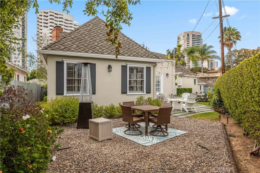10518 Wellworth Los Angeles, CA 90024