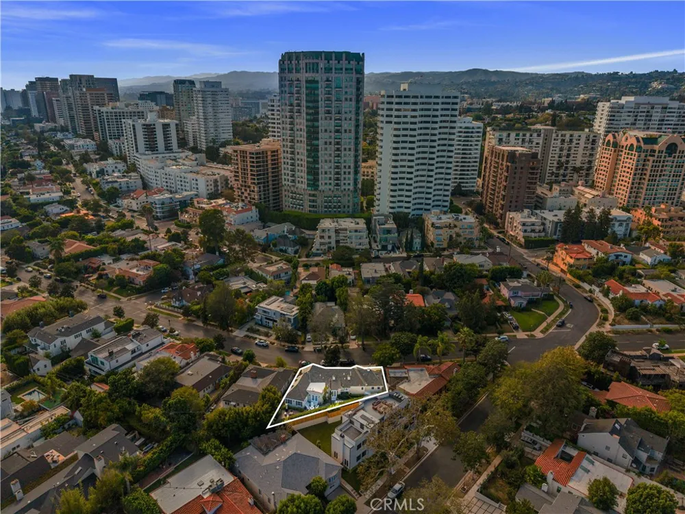 10518 Wellworth Los Angeles, CA 90024