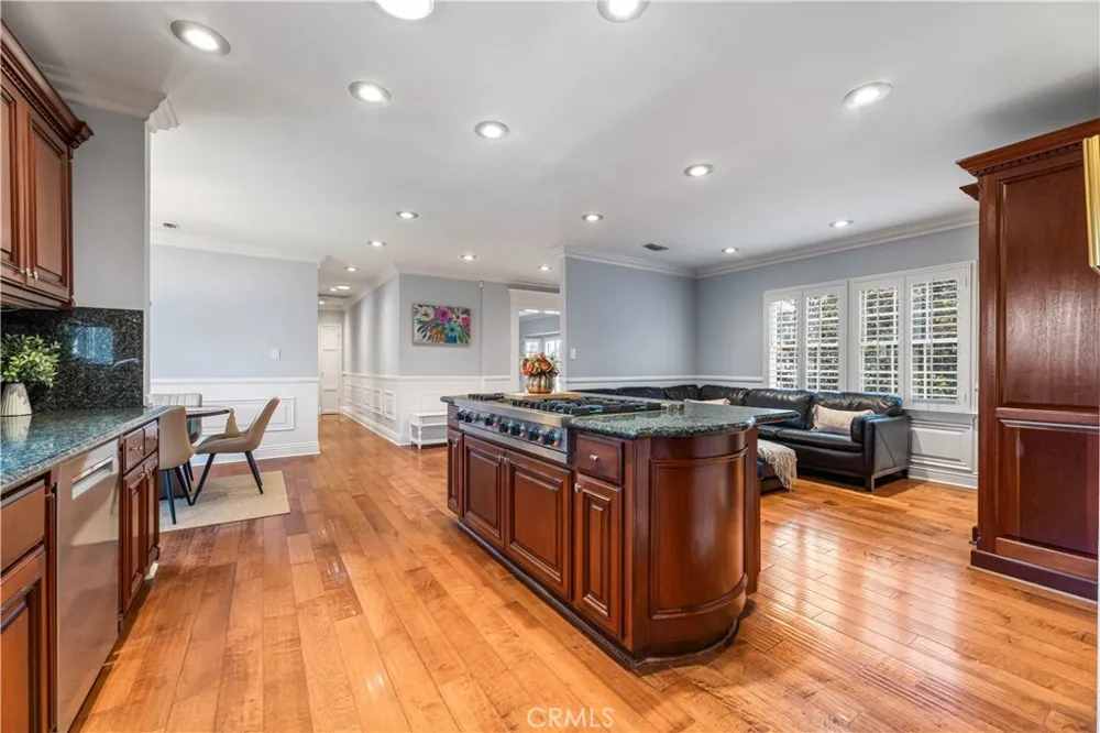 10518 Wellworth Los Angeles, CA 90024