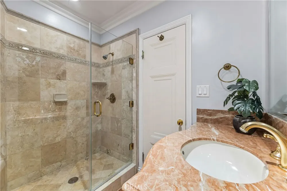 10518 Wellworth Los Angeles, CA 90024