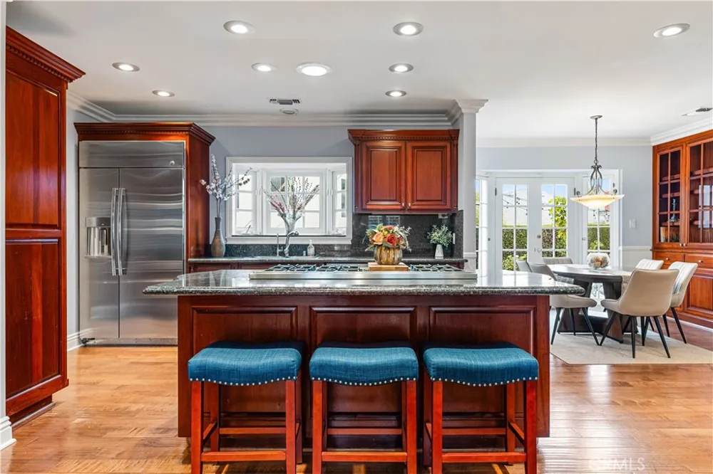 10518 Wellworth Los Angeles, CA 90024