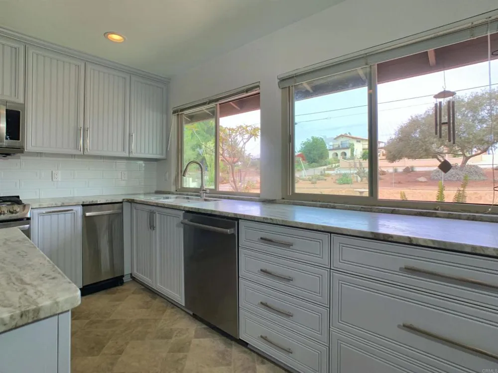308 La Cresta Heights Rd El Cajon, CA 92021