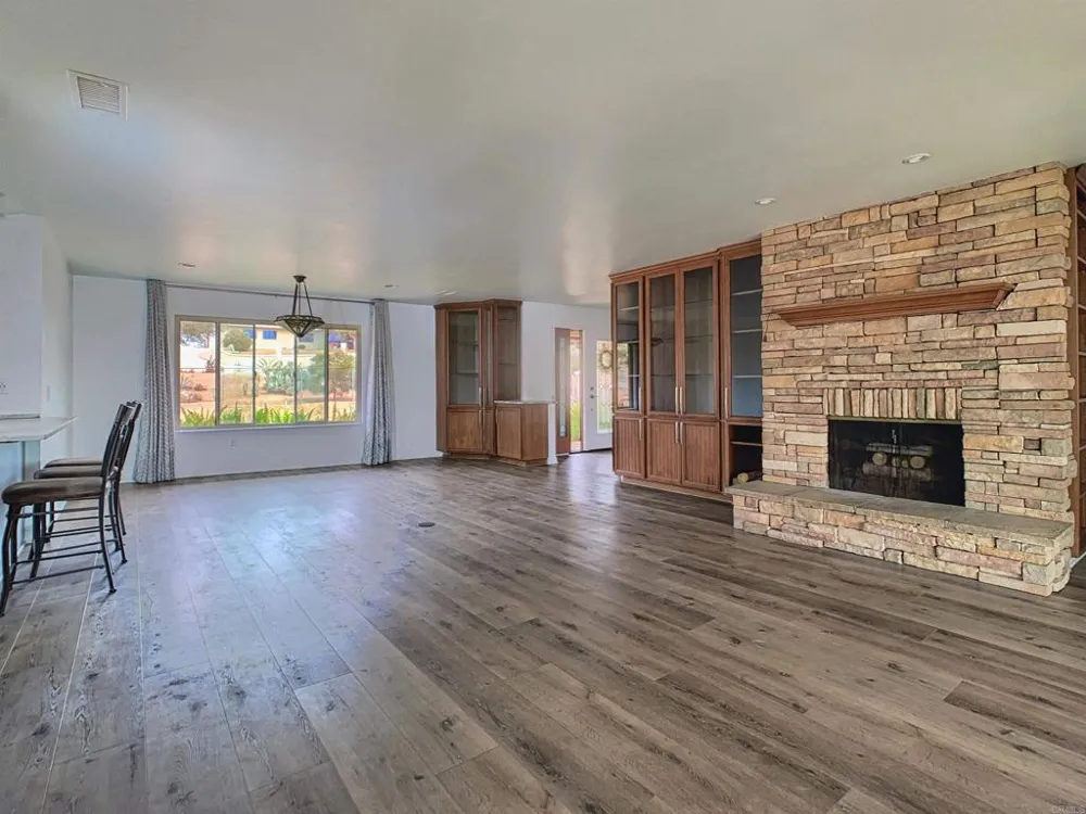 308 La Cresta Heights Rd El Cajon, CA 92021