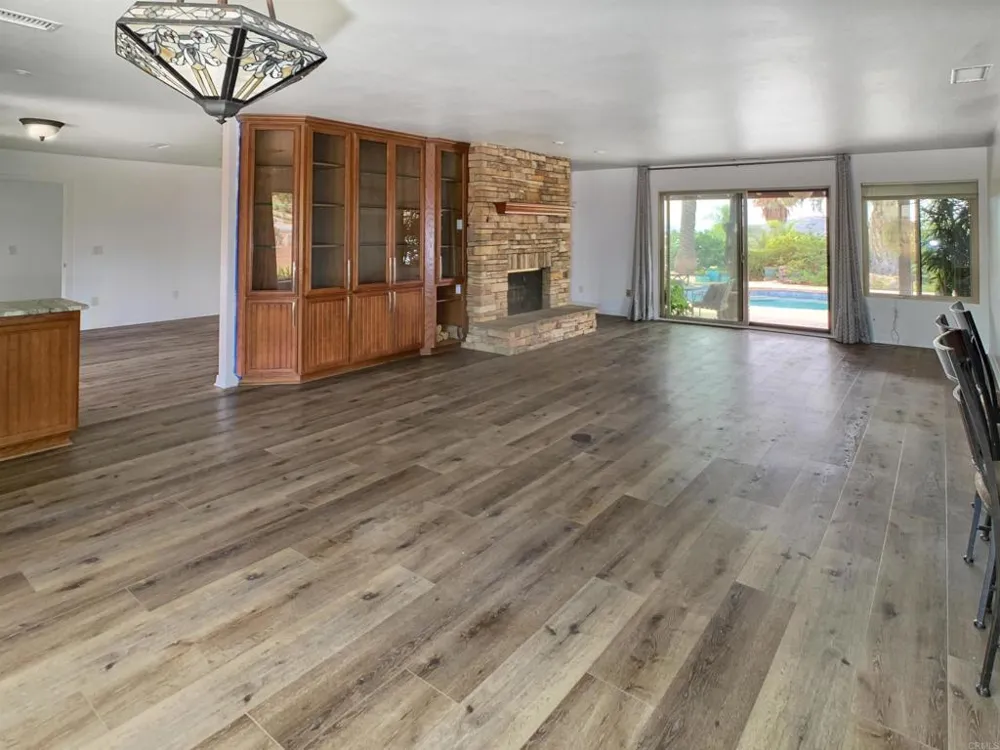 308 La Cresta Heights Rd El Cajon, CA 92021
