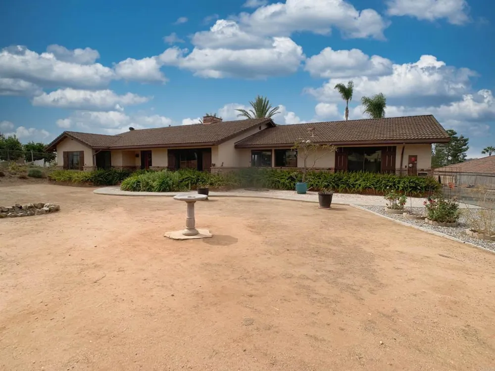 308 La Cresta Heights Rd El Cajon, CA 92021