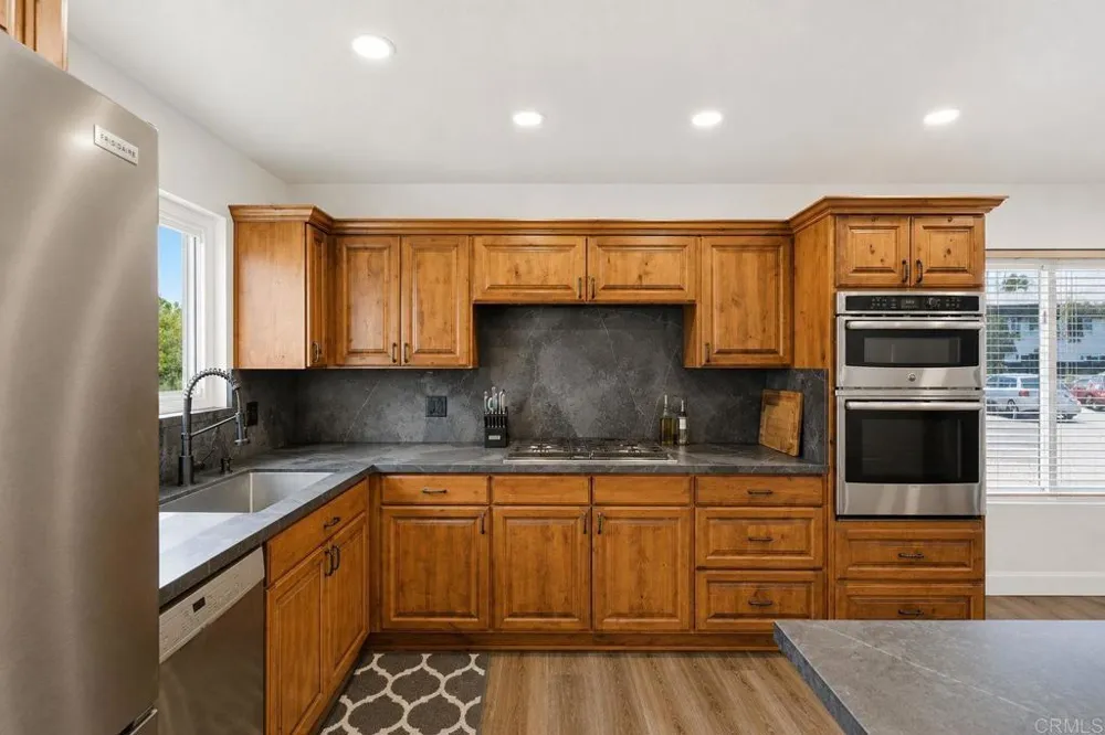 1682 E Washington Avenue Escondido, CA 92027