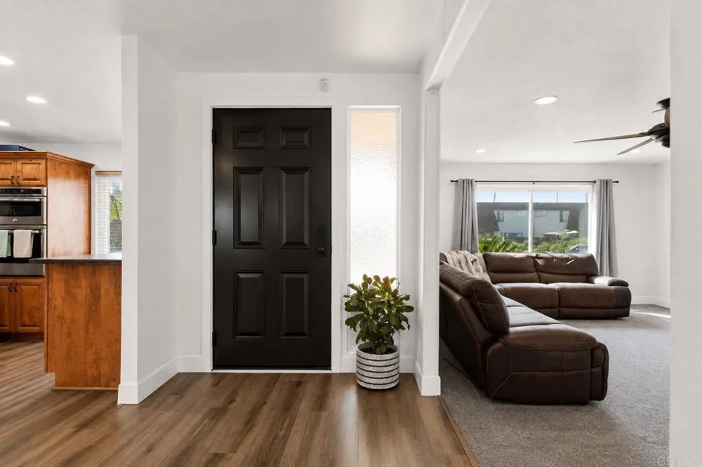 1682 E Washington Avenue Escondido, CA 92027