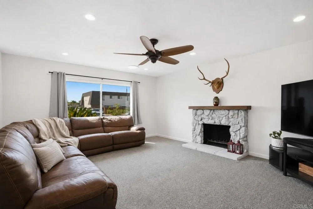1682 E Washington Avenue Escondido, CA 92027
