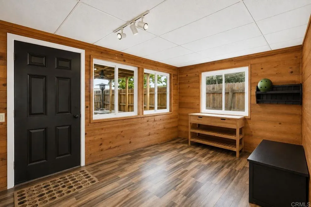 1682 E Washington Avenue Escondido, CA 92027