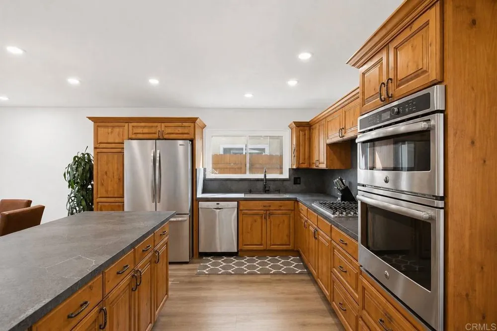 1682 E Washington Avenue Escondido, CA 92027