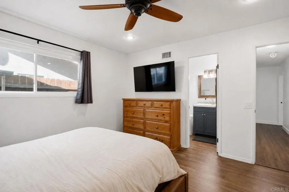 1682 E Washington Avenue Escondido, CA 92027